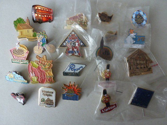 Placchette & Badge: Pins – Nuovo e nell'imballaggio originale da Luzern venduto da Ankerli