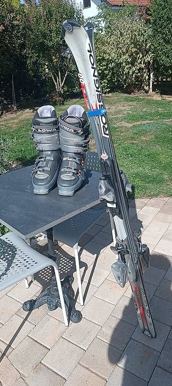 Skis: Ski  Rossignol + chaussures Lowa + batons – Gebraucht aus Suchy von lny_ct55