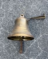 Schiffsglocke aus Messing mit Wandhalterung guter Zustand