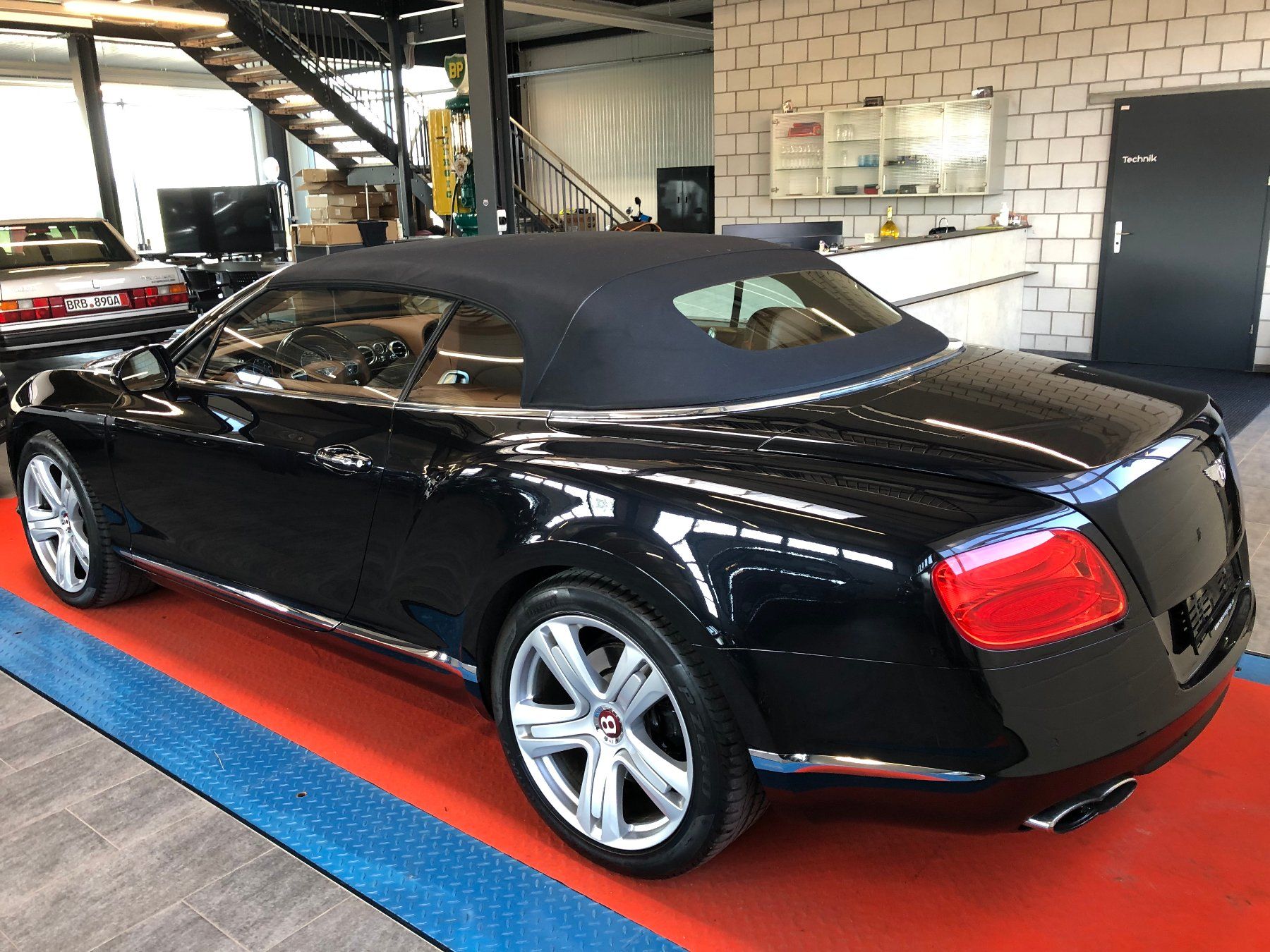 Bentley Automobili: BENTLEY Continental GTC 4.0 V8 – Usato da Gampelen venduto da Steuer0 3
