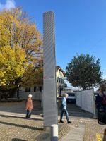 Werbesäule sehr gross