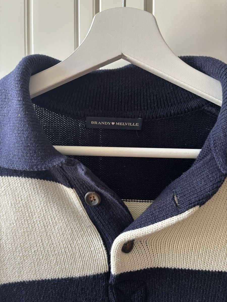 Brandy Melville Pulls & Sweat-shirts: Polo Pullover Brandy Melville – D'occasion à Bülach par emi_s5h5 1