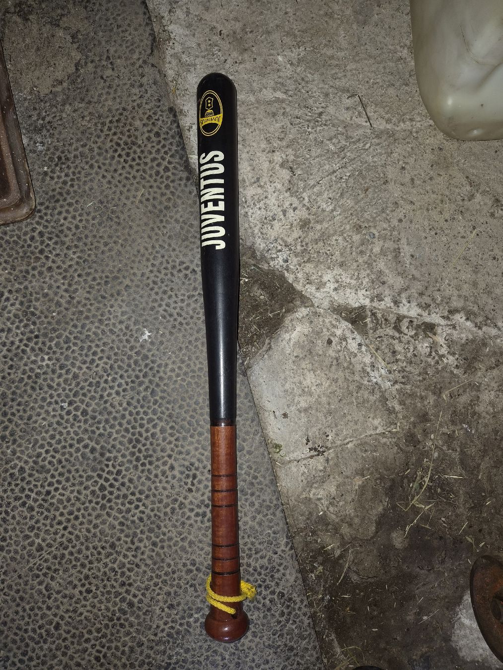 Baseball: Juventus Baseballschläger Schwarz mit Holzgriff  – Usato da Hochdorf venduto da TT_GARAGE