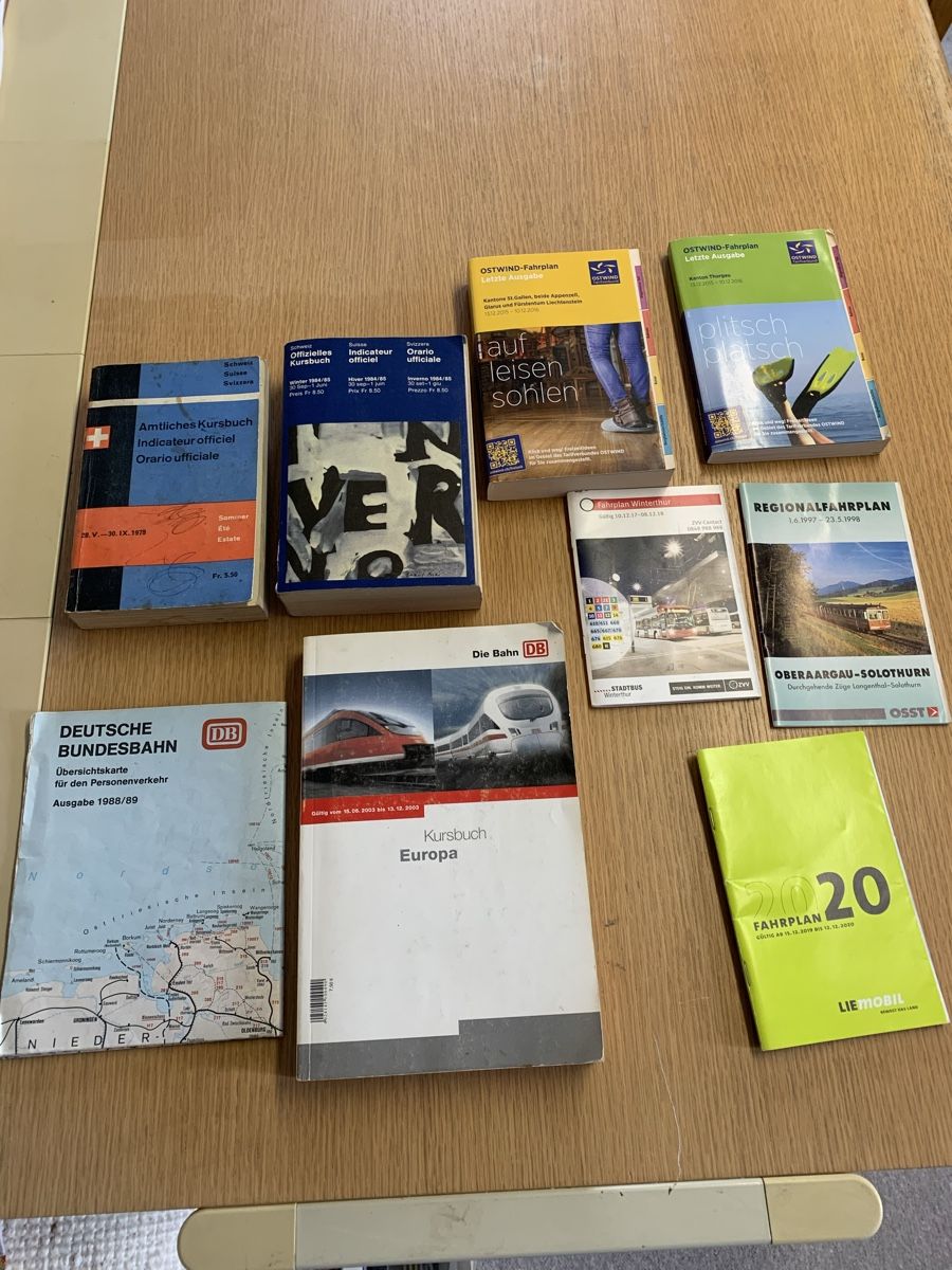 Modelleisenbahnen: Fahrplanbücher der SBB, DB mit Sreckennetz – Gebraucht aus Winden von EmilNeu