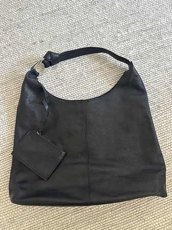 schwarze ledertasche