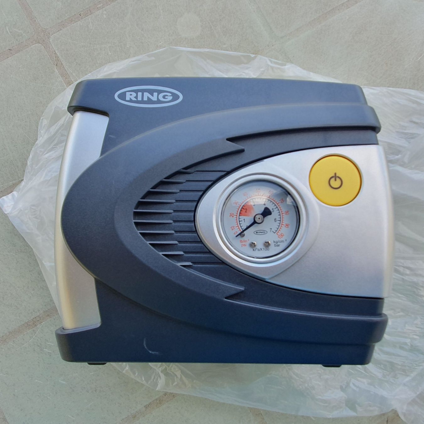 Kompressoren: Compresseur portable 12V - Tragbarer 12-V-Luftkompressor – Neu (gemäss Beschreibung) aus Suhr von Lavigie