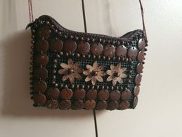Mini Sac en bois vintage, léger et artisanal.