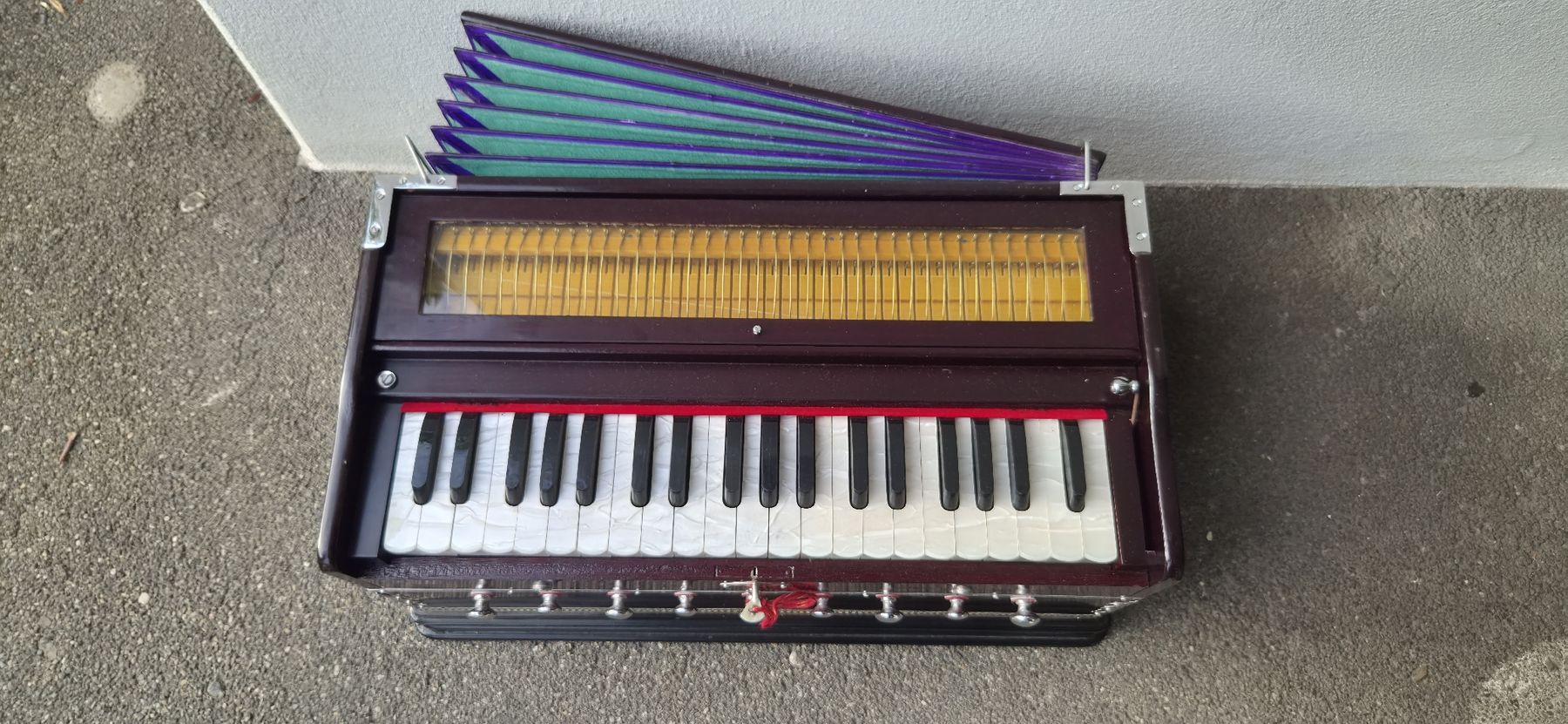 Strumenti musicali: Harmonium – Usato da Zürich venduto da Robi94 1