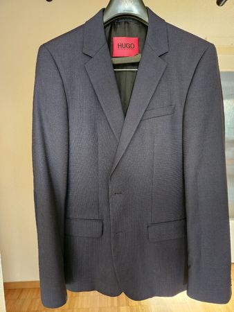 Dunkelblauer Hugo Boss Anzug Grösse 46