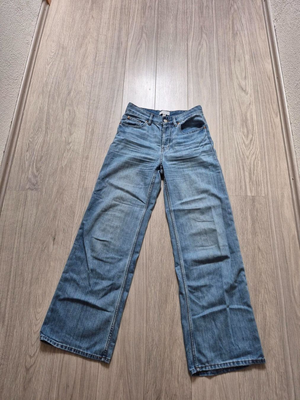 H&M Jeans: H & M - Weite Jeans Grösse 34 – Usato da Oberdorf NW venduto da Raf.