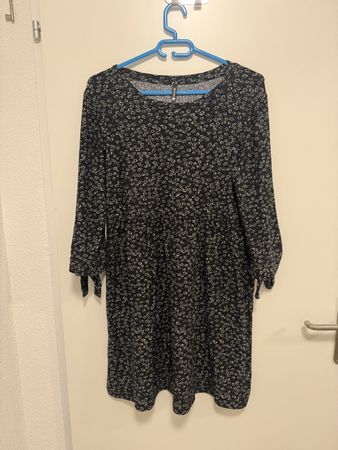 Chicoree Kleid, Grösse M, Blumenmuster - Herbst Must-have!