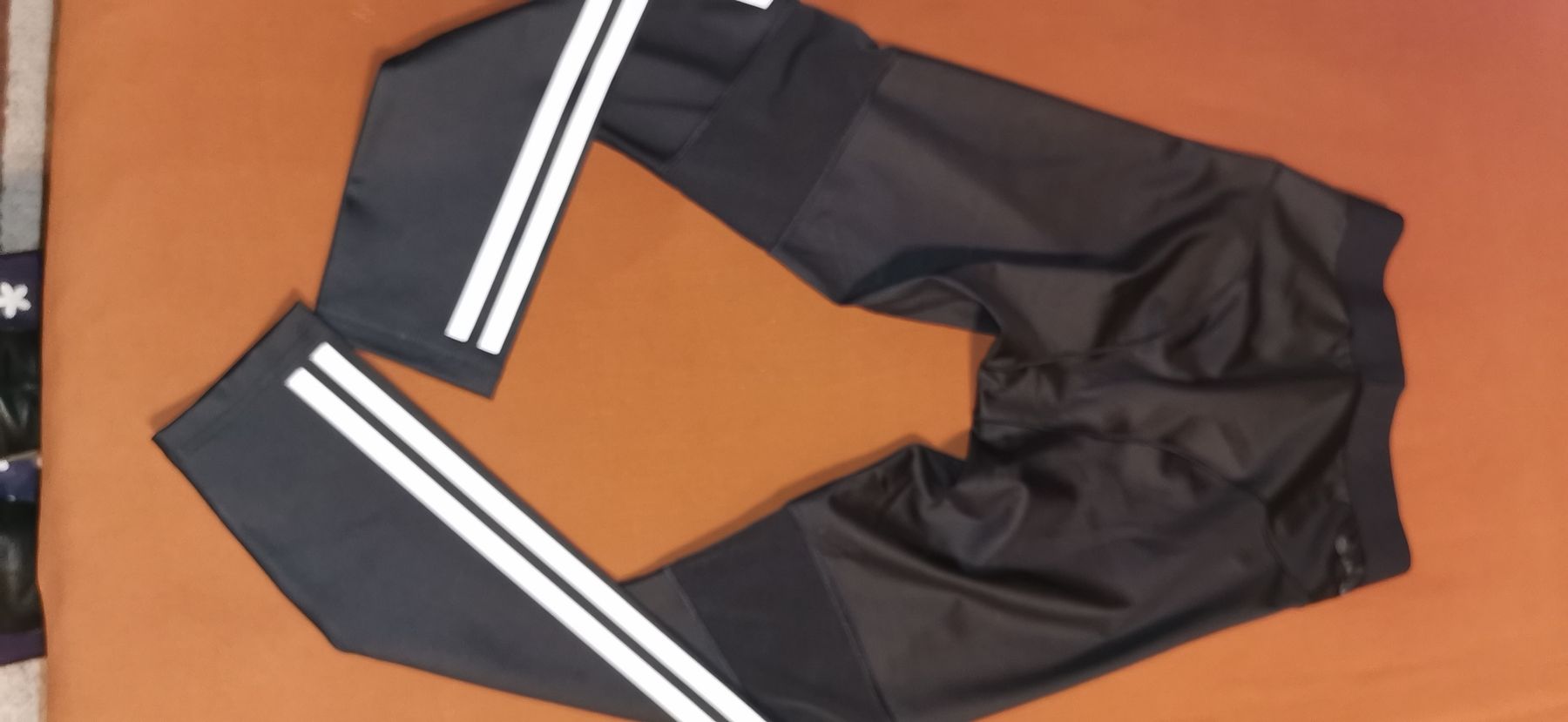 Adidas Pantaloni: ADIDAS Aeroready Hose Gr. S – Nuovo (secondo la descrizione) da St. Niklaus VS venduto da Distel60 2