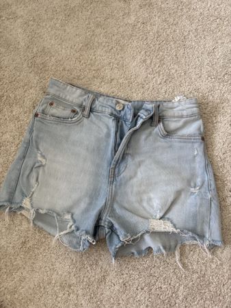 Zara Shorts Jeansshorts hellblau Grösse 36 S zerrissen