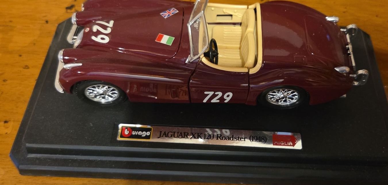 Bburago Modellini d'auto: Sammlung Modellautos Burago 1/18 und 1/24 – Nuovo e nell'imballaggio originale da Winterthur venduto da Marc1023 6