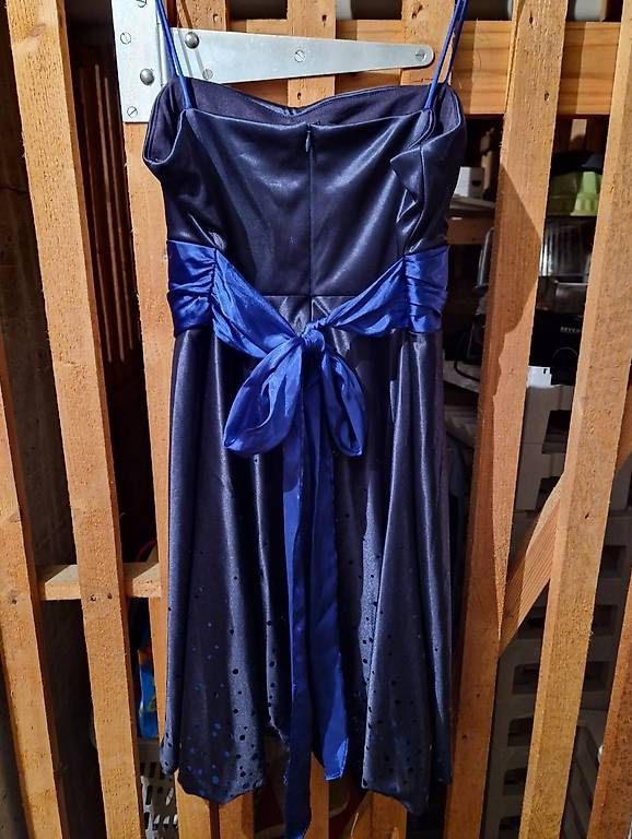 Kleider: Kleid  – Gebraucht aus Ittigen von football102013 3
