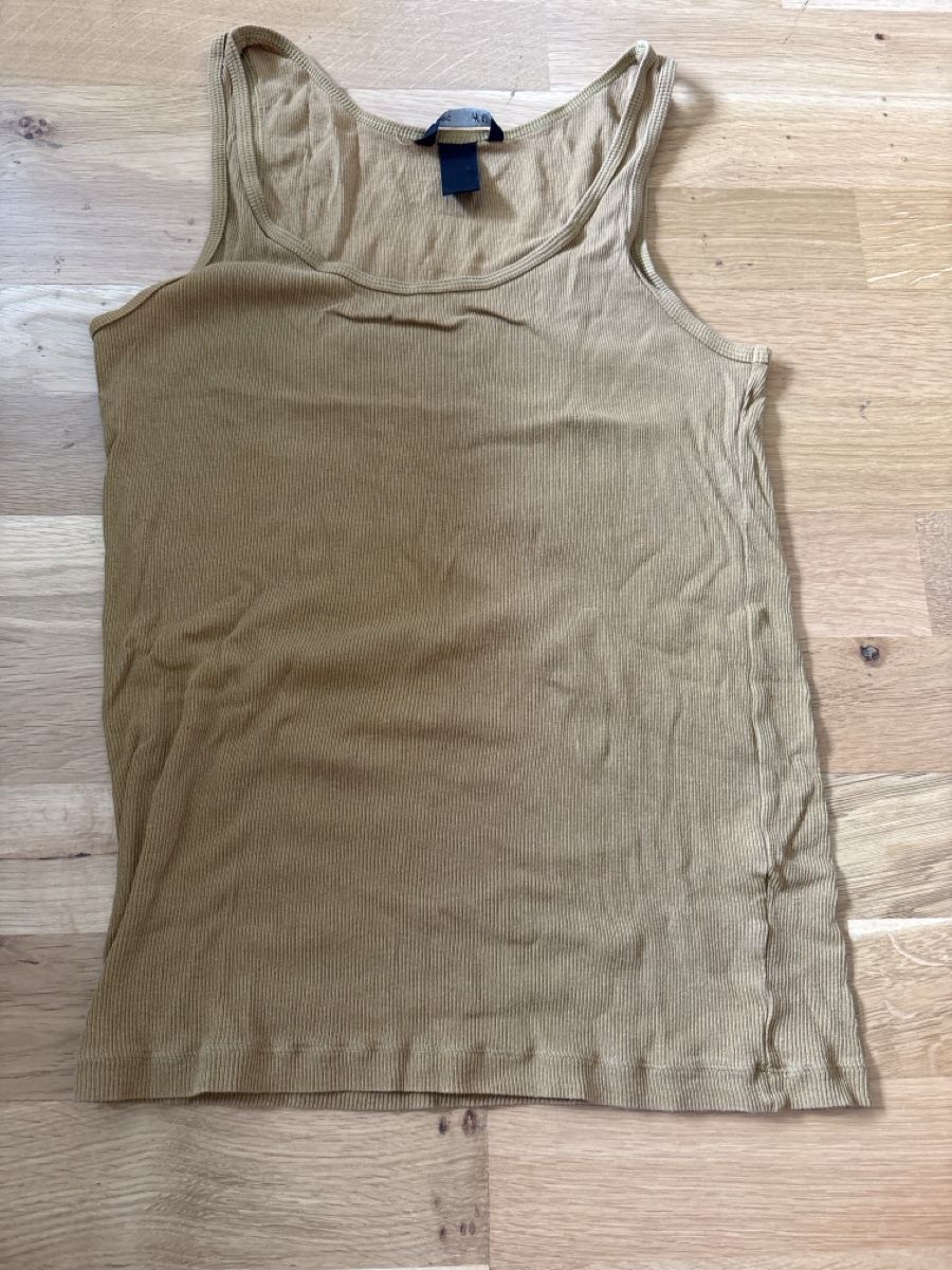 Top: ockergelbes Basicshirt von H & M  – Usato da Grosshöchstetten venduto da annalena288