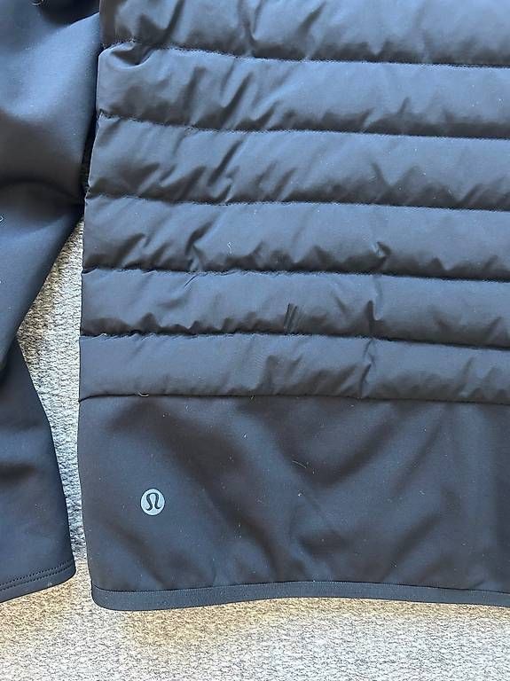 Lululemon Giacche: LuLuLemon Down For It All - Mens Jacket (Black / Medium) – Usato da Thalwil venduto da pal_x28f 2
