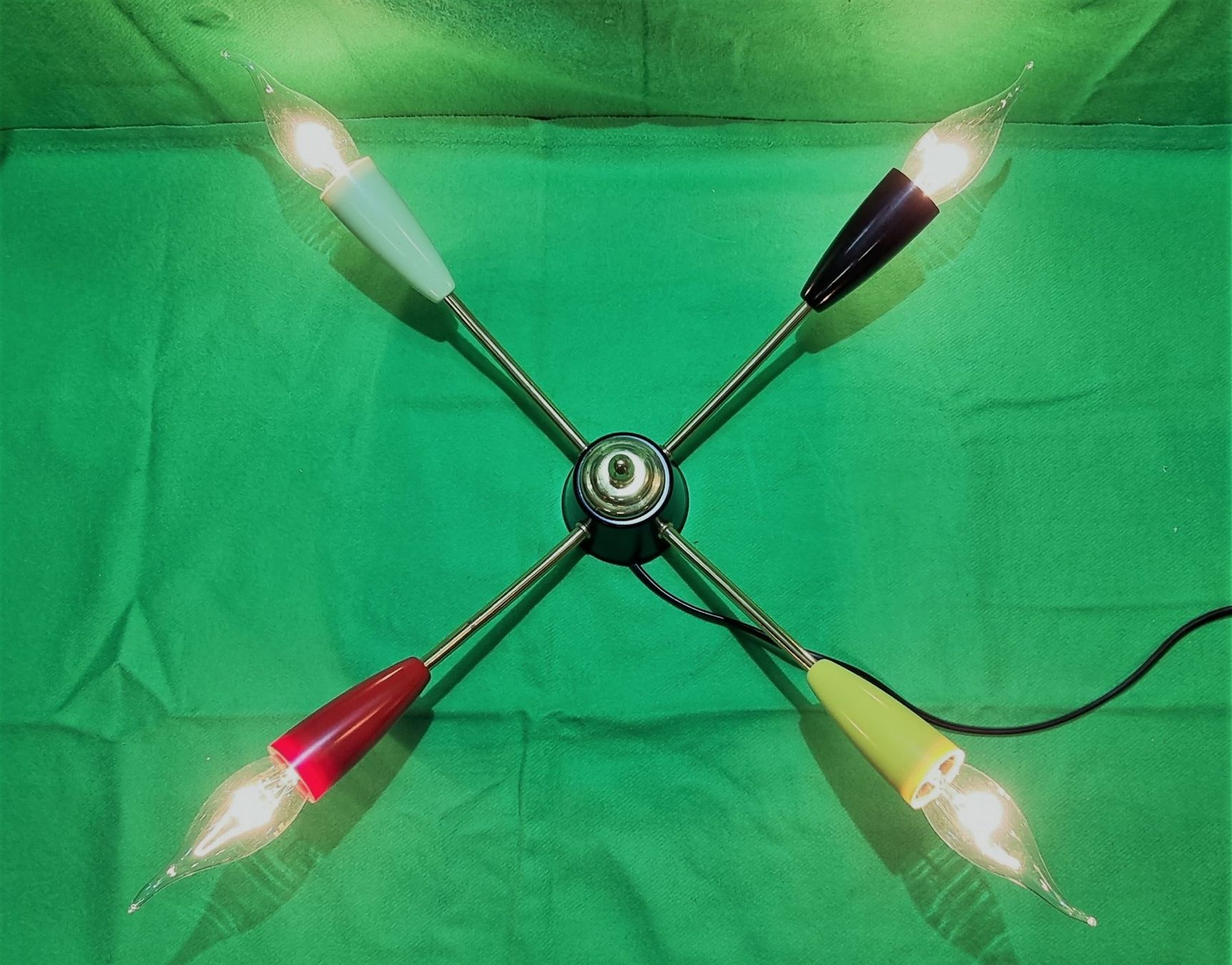 Lampadari & plafoniere: Spider Sputnik Deckenlampe aus Messing, 1950er – Usato da Emmenbrücke venduto da Lenssen