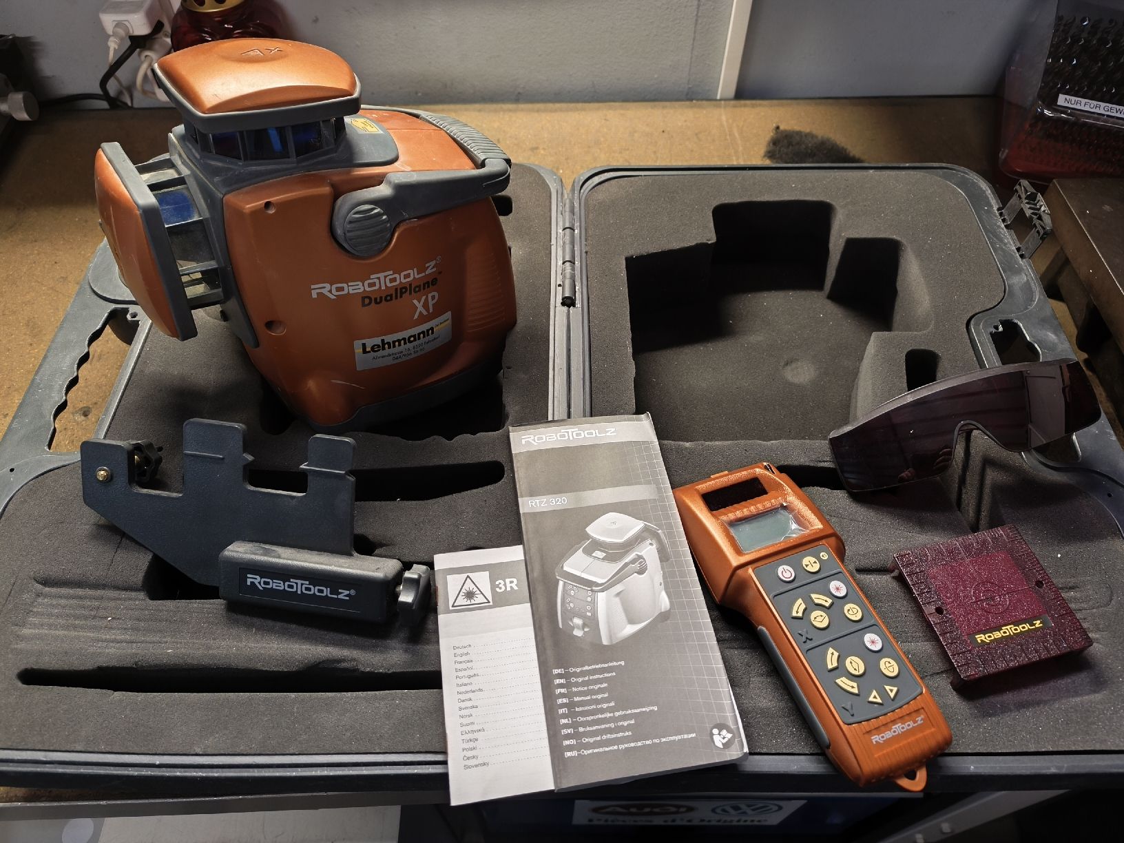 Leica Misurare: Robotoolz DualPlane XP  Laser Rotationslaser mit Koffer – Difettoso da Konolfingen venduto da Bio-suisse 8