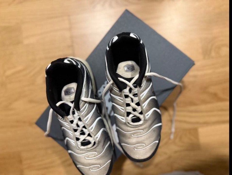 Nike Scarpe per ragazzi: Nike Air Max Plus Top Zustand, Grösse 35 – Usato da Servion venduto da josephine22