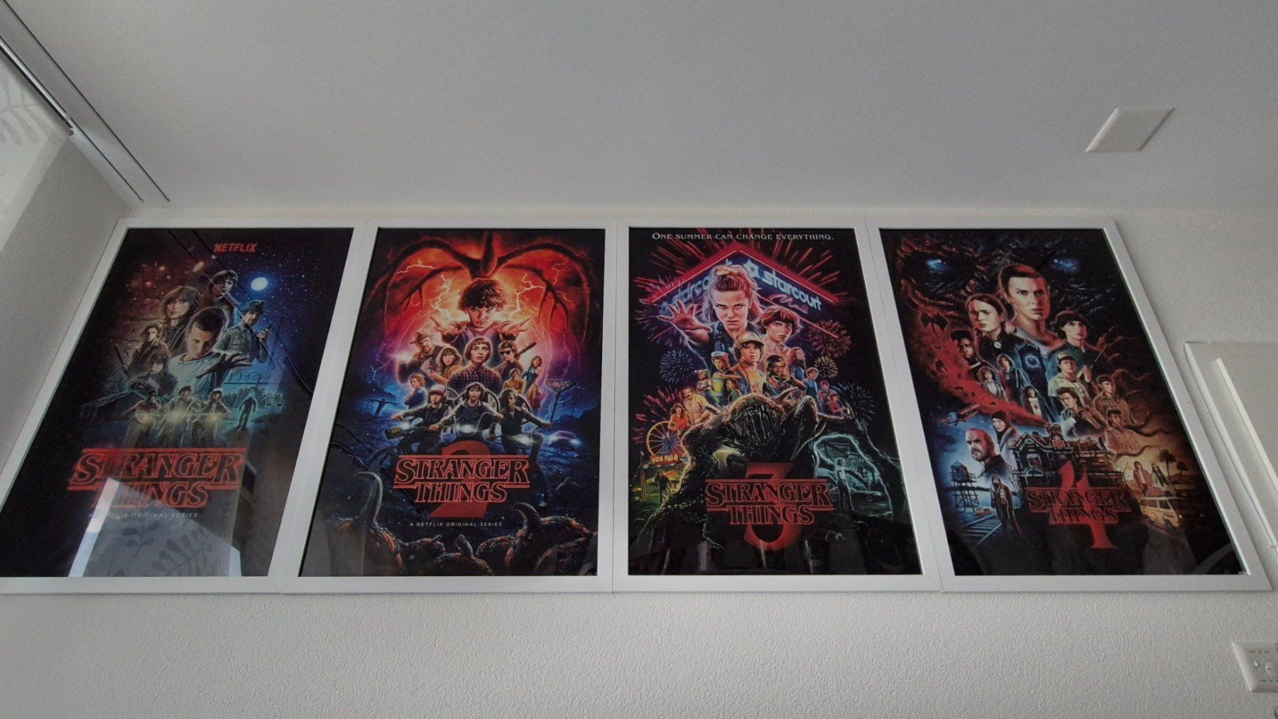 Foto & Immagini: Set complet 4 posters Stranger Things encadrés - Collector! – Usato da Riddes venduto da Grumpyrelie 1