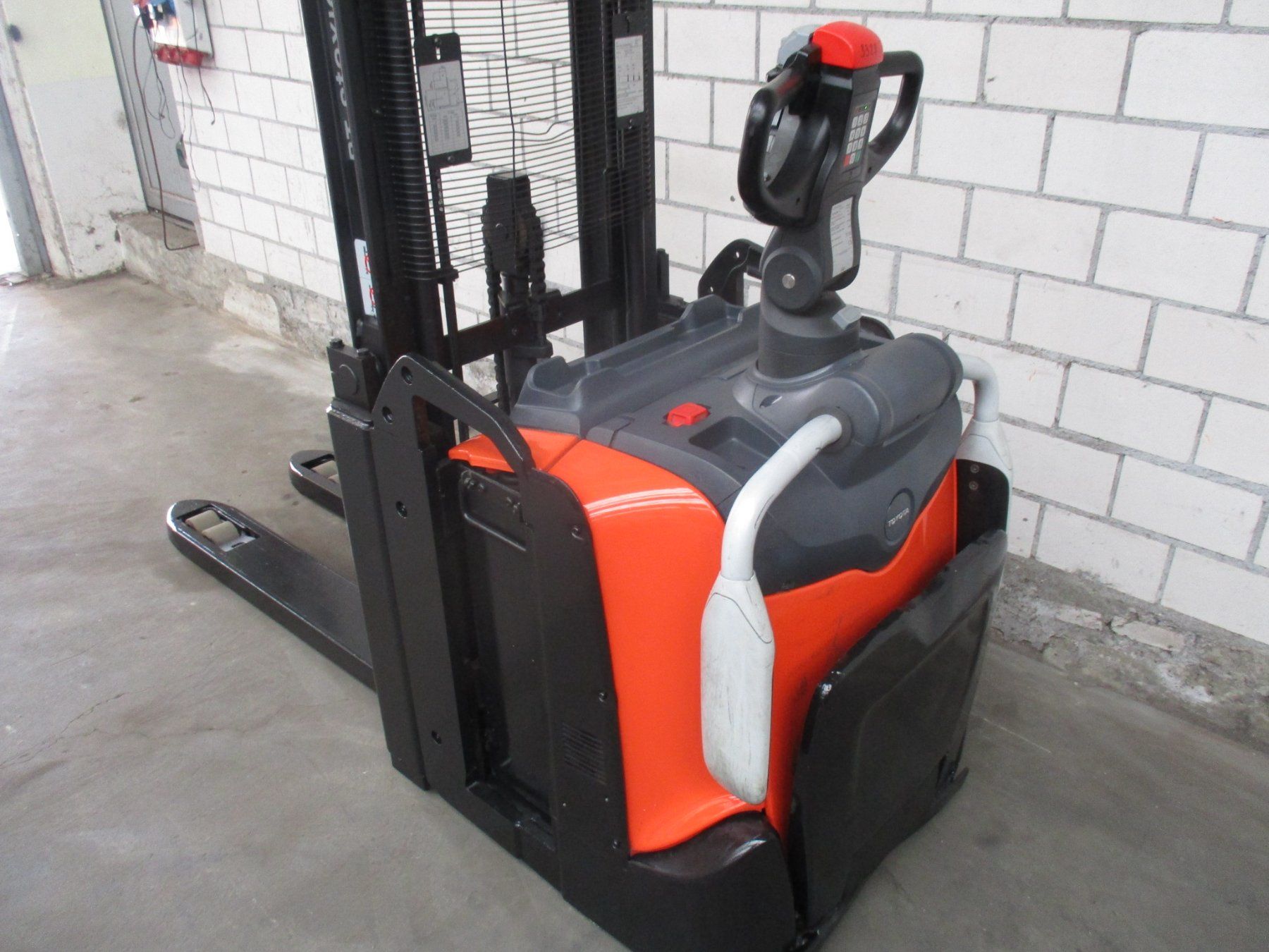Toyota Carrelli elevatori e a forche: STAPLER TOYOTA SPE200D AMEISE 30 – Usato da Seon venduto da zomahandel 3