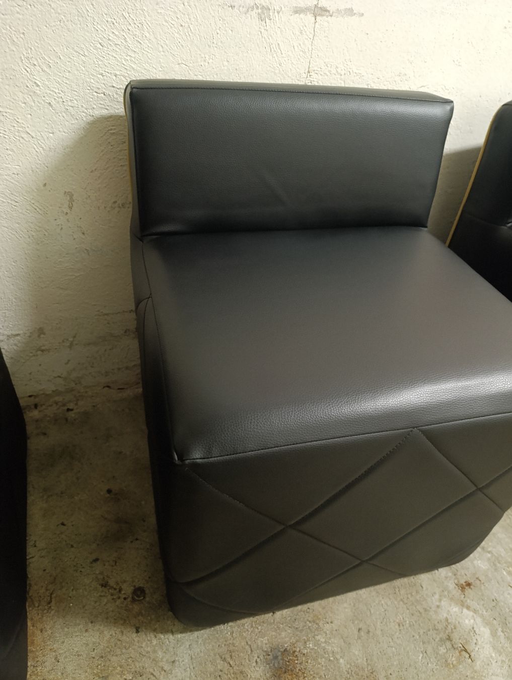 Tabourets: Kunstleder Stuhl/Hocker Nr.4 – D'occasion à Romanshorn par dav_h2lv 4