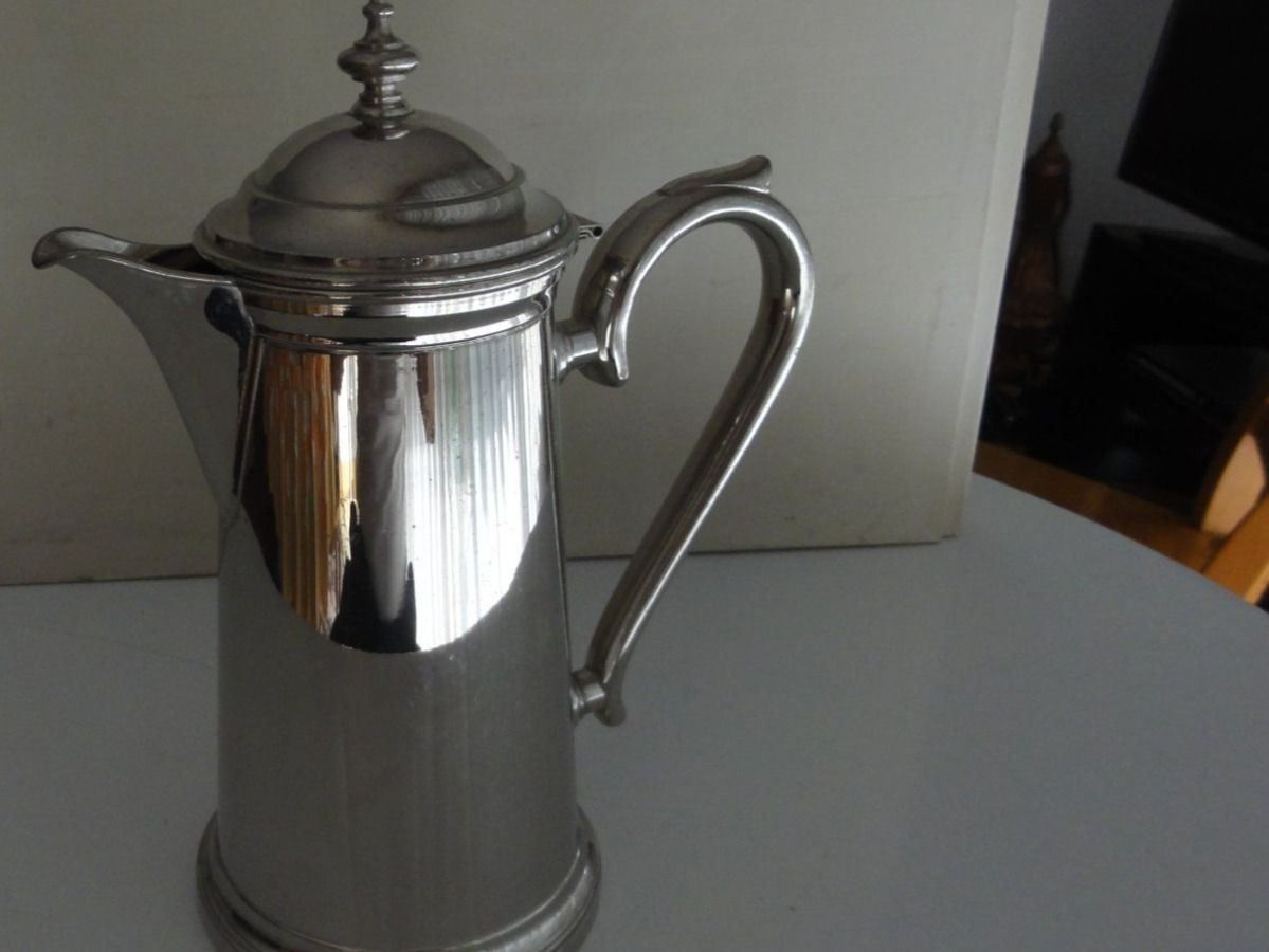 Tutte le decorazioni: Zinnkanne 1 liter  mit Stempel – Usato da Steffisburg venduto da Robinh.17