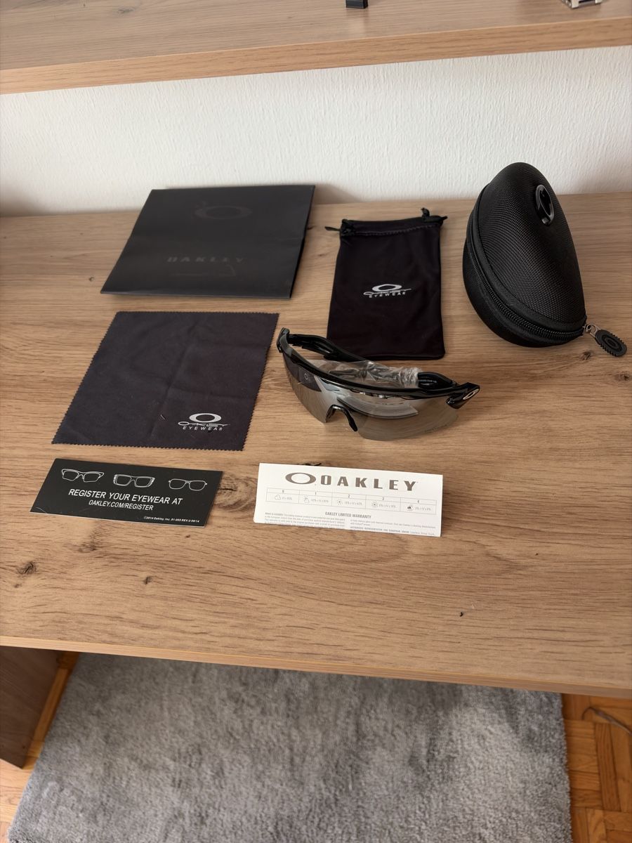 Oakley Lunettes & Verres: 2x Oakley Glasses New – Neuf avec emballage d'origine à Meyrin par silencator 5