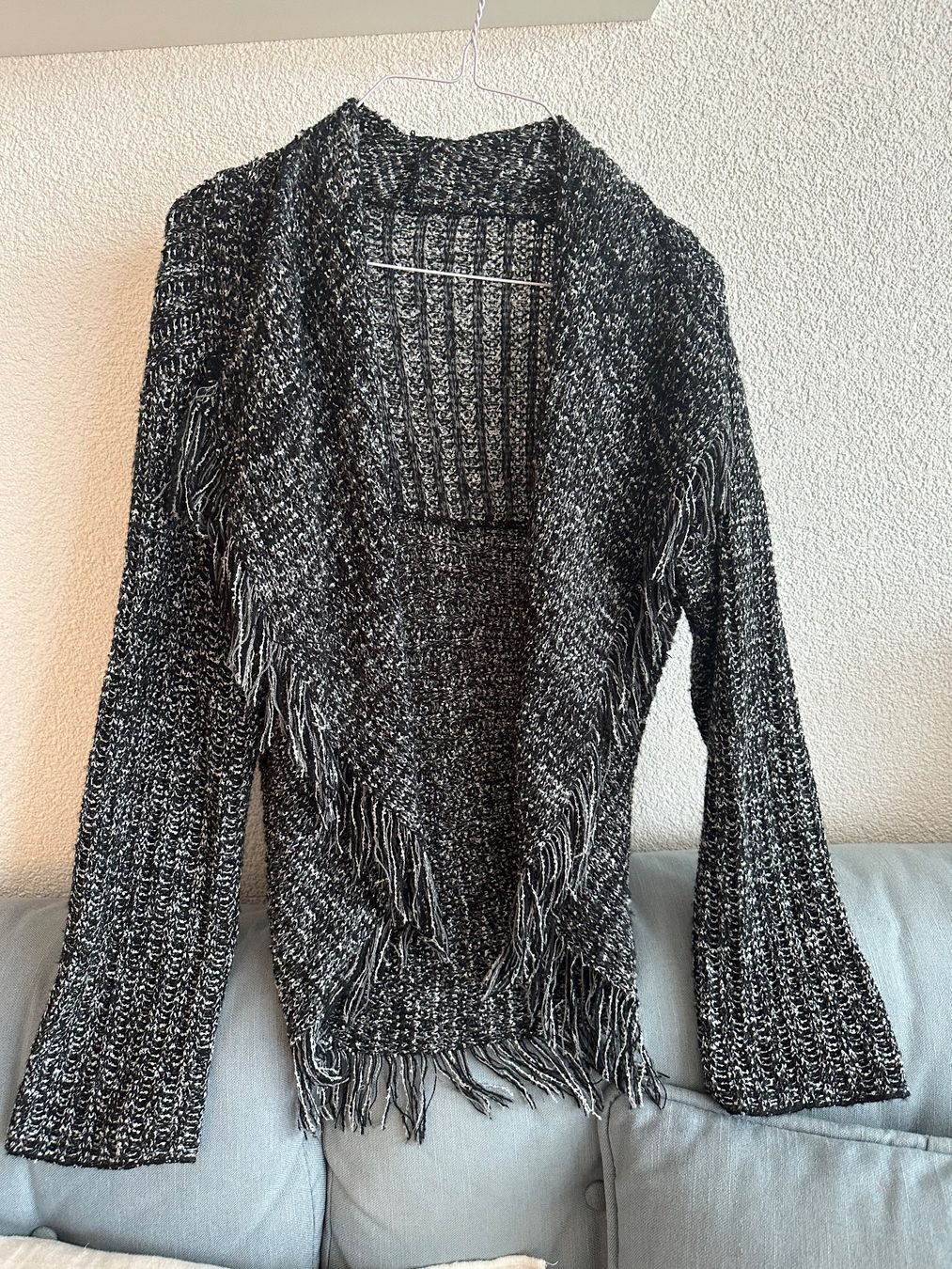 Jacken: Strickjacke One Size schwarz/weiss – Gebraucht aus Rothenburg von wer_g9fd