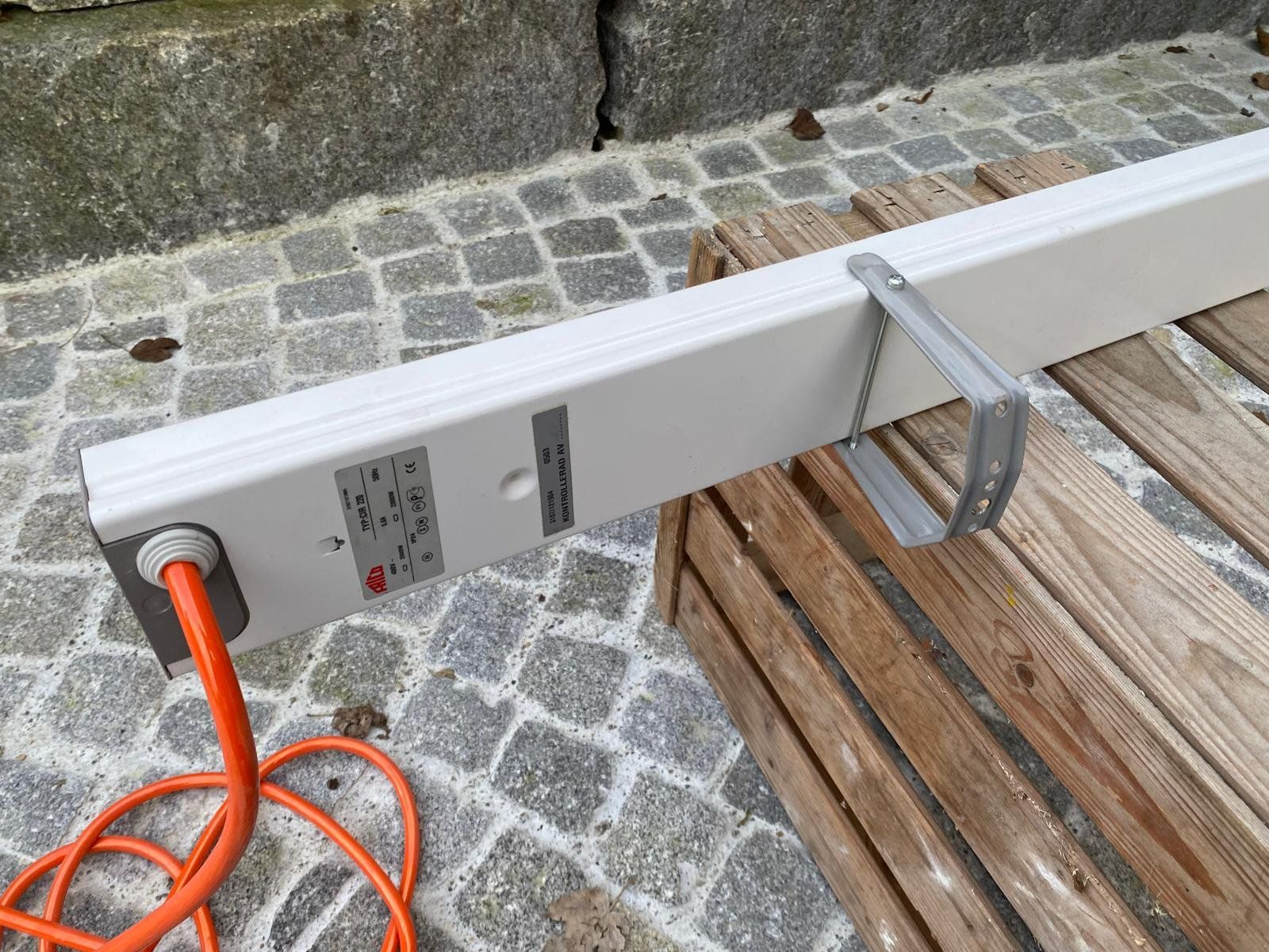 Radiatori: Frico Deckenheizstrahler / Heizstrahler – Usato da Hosenruck venduto da Gfaster0 1