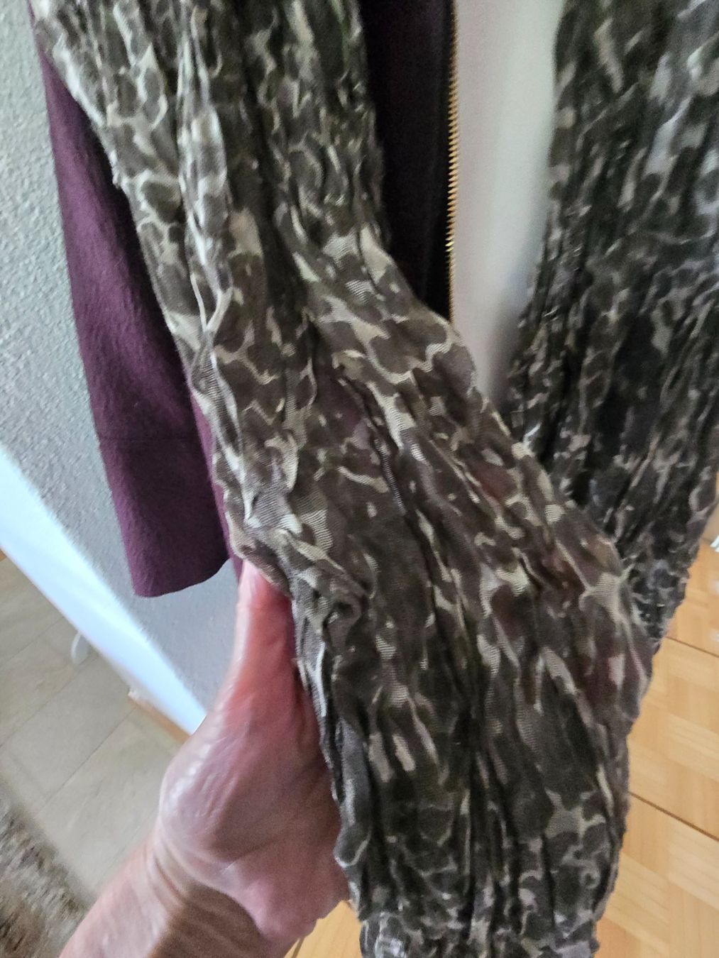 Louis Vuitton Foulard & Sciarpe: Louis Vuitton Stephen Sprouse Leopard Camouflage Schal – Usato da Bottmingen venduto da sandy_2 2