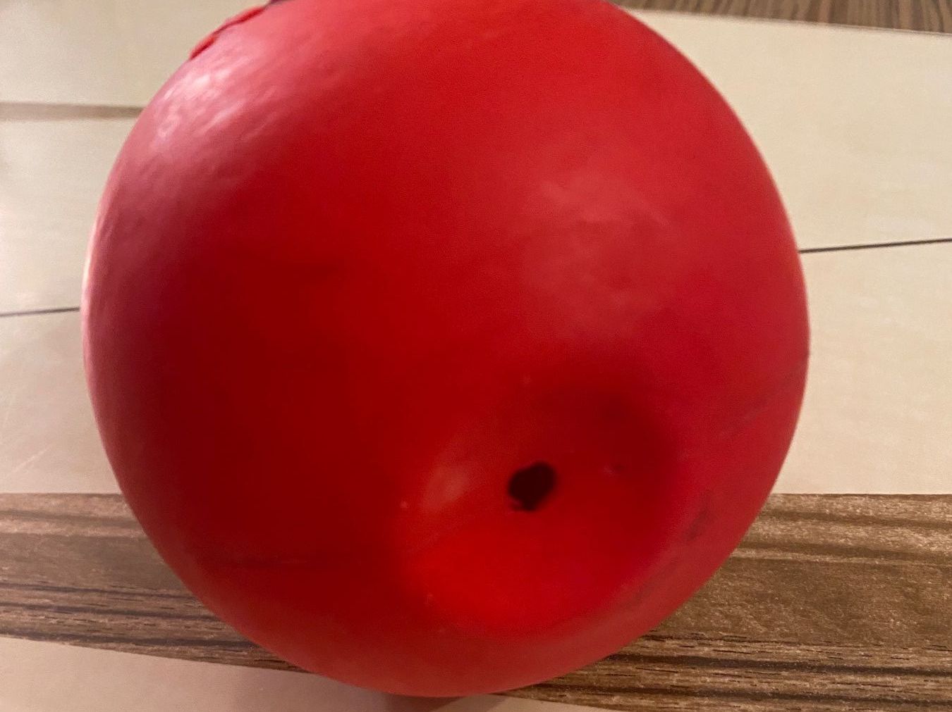 Giocattoli: Kong bounzer. Grösse M. Hüpfball oder Springball – Usato da Gümligen venduto da Farrolito 7