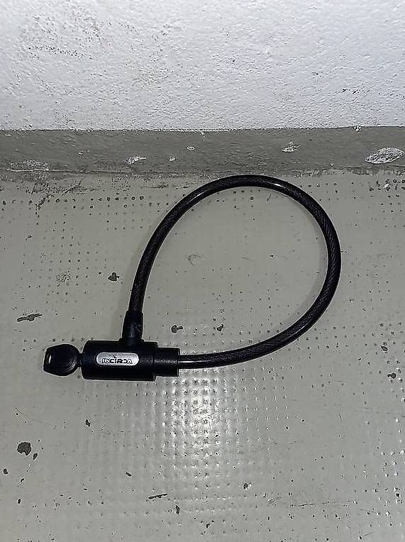 Schlösser: Câble antivol à clé pour vélo - Bon état – Gebraucht aus Genève von alo_vg7s