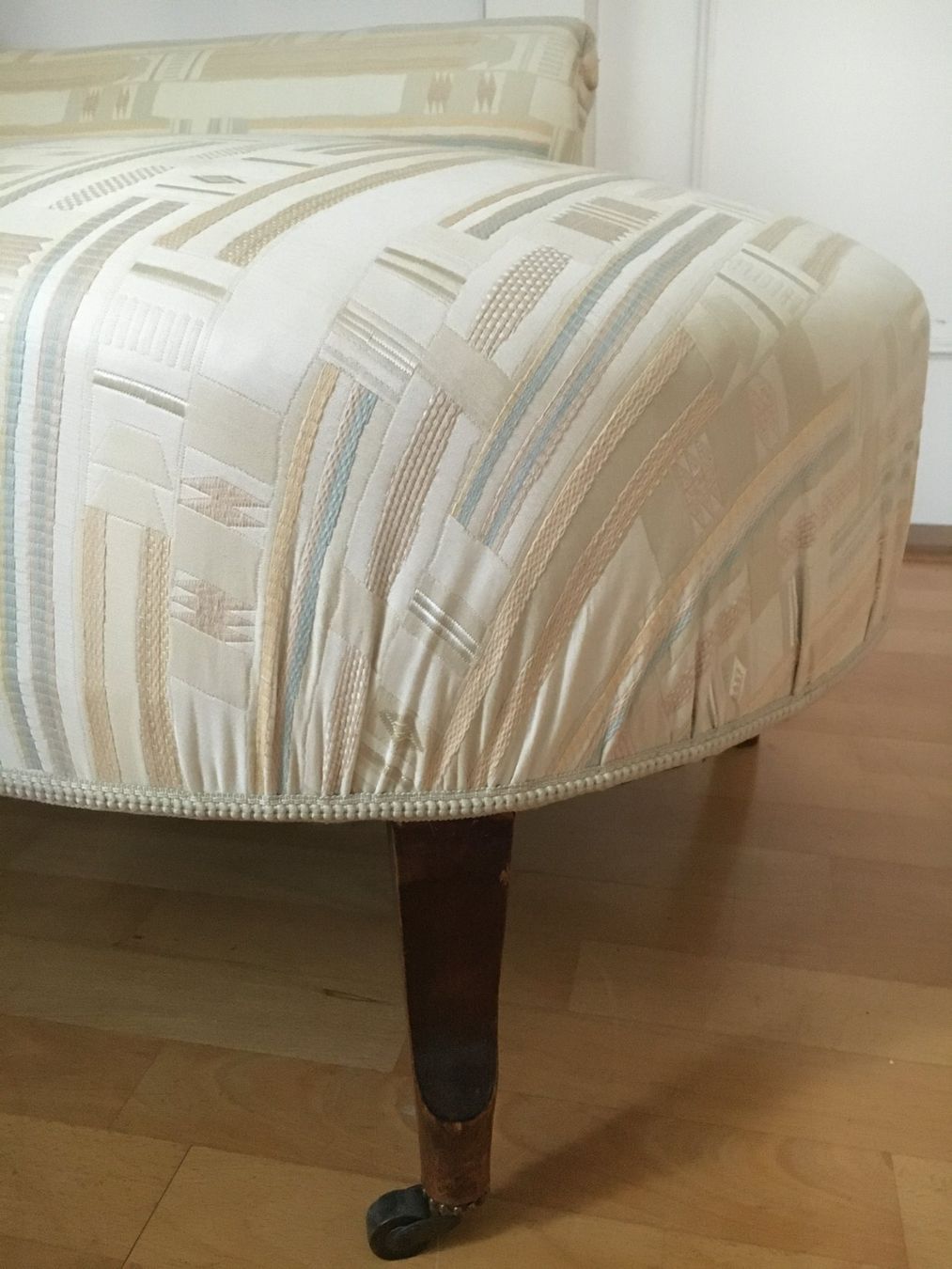 Liegen & Liegestühle: Chaiselongue / Recamiere / Ottomane – Gebraucht aus Zürich von abc033 3