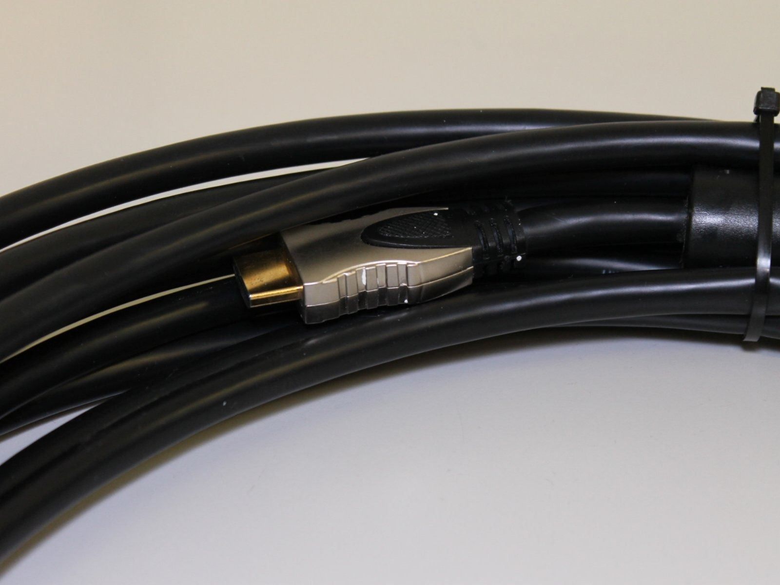 Cavi: 10 Meter HDMI Kabel – Usato da Hochdorf venduto da av-electronics 1