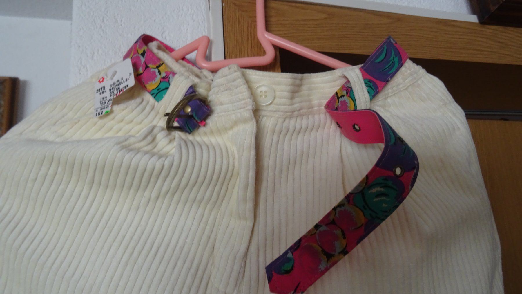 Pantaloni: NEU MÄDCHEN SAMT HOSE GR 152 Letzte verk. – Usato da Burgdorf venduto da stein12 1