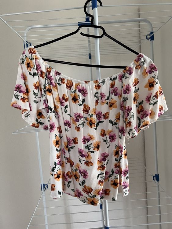 Stradivarius Top: Sommerbluse Stradivarius Gr. M, weiss gemustert Offshoulder – Usato da Dübendorf venduto da karim1409 2