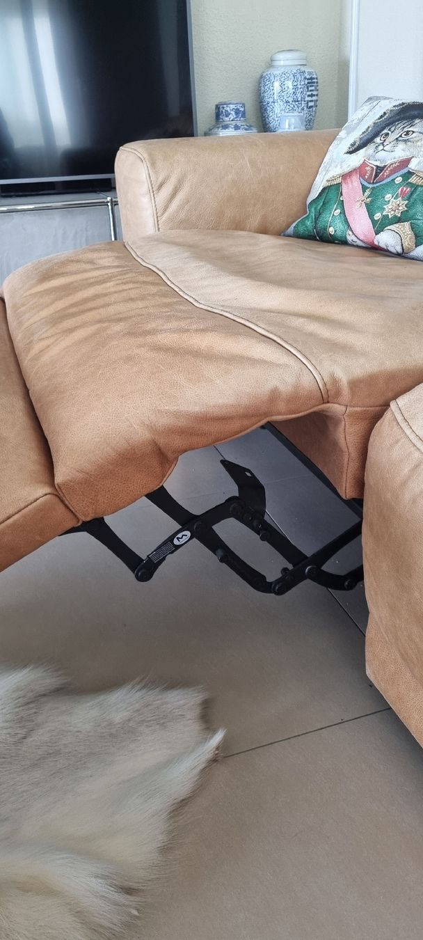 Divani: Toller vintage Ledercouch mit motorischer Liegefunktion – Usato da Rorschacherberg venduto da Alf06 5