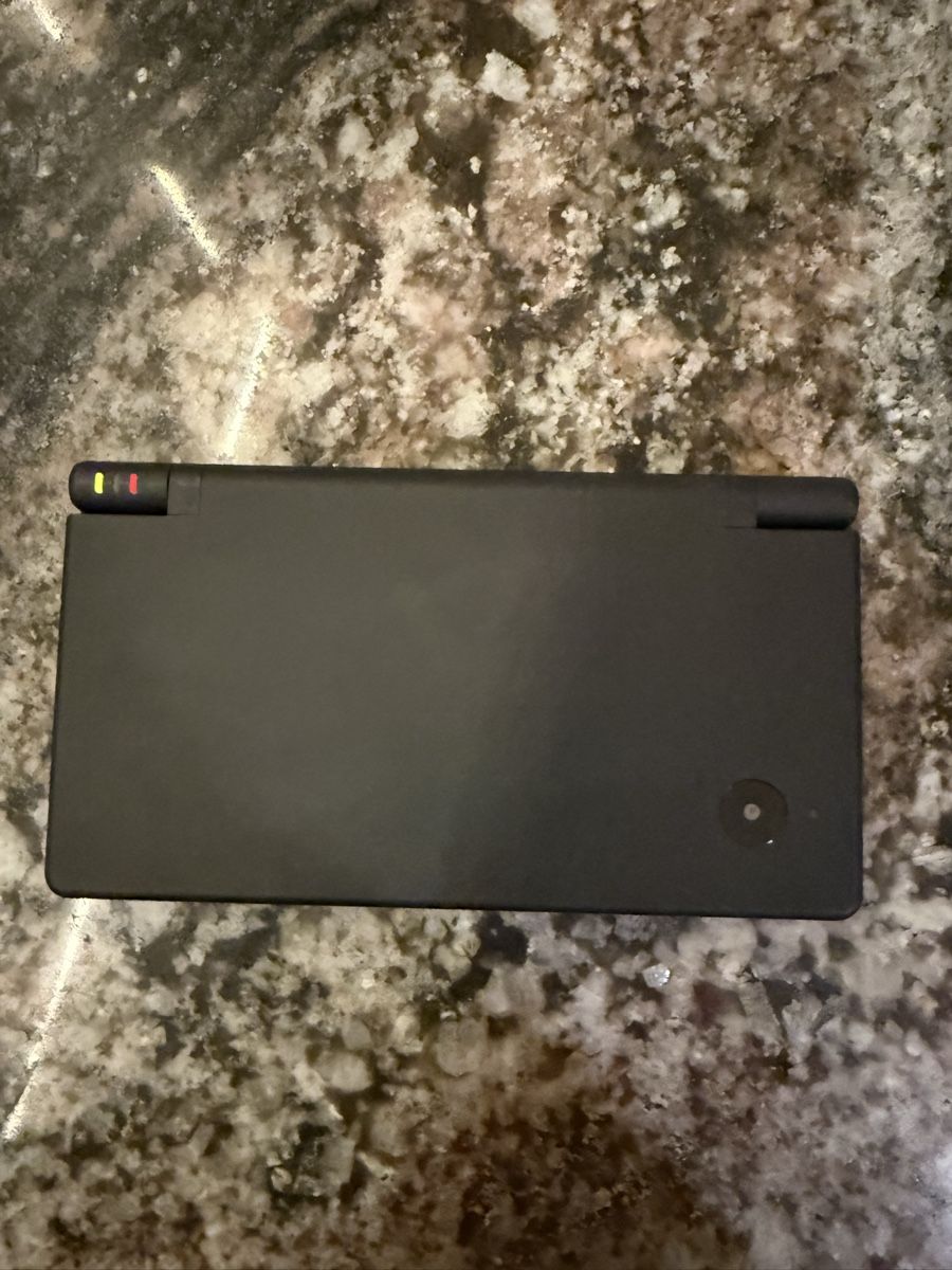 Nintendo Konsolen: Nintendo Dsi plus Pokémon noir – Gebraucht aus Meyrin von DragonSuisse 2