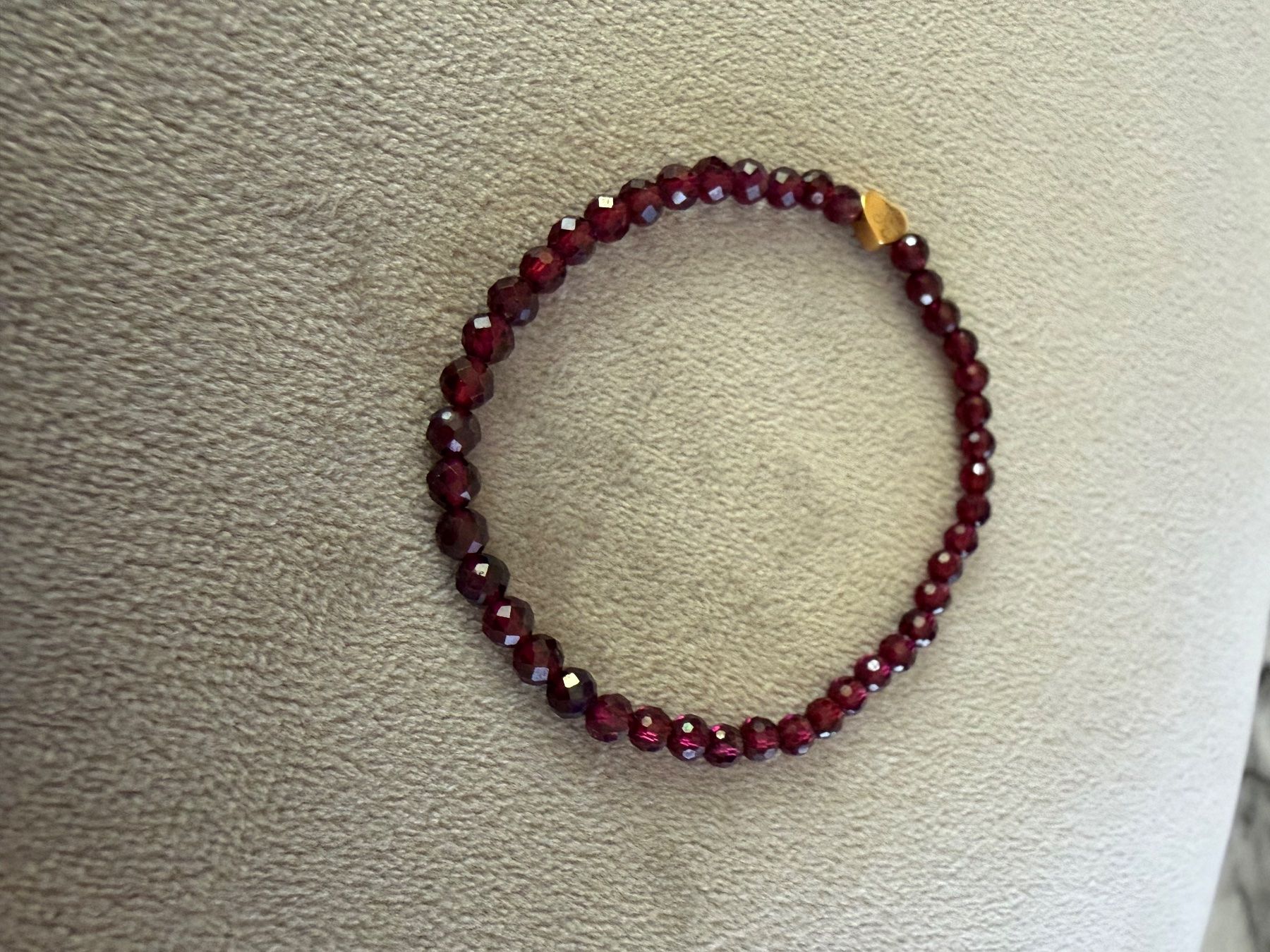 Armbänder & -reifen: Red garnet bracelet 4mm – Neu und originalverpackt aus Zürich von ghe_k58z 1