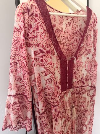 Sommerliches Kleid mit Spitze & Quasten Gr. XL, pink-weiss g