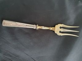 Fourchette à viande vintage argentée, ustensile rare