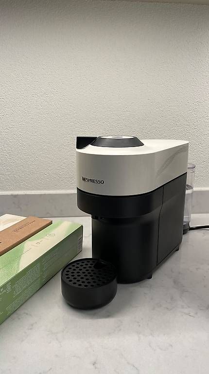 Macchine per caffè & Macchine per espresso: Nespresso Vertuo Pop inkl. Vertuo Kapseln – Usato da Blauen venduto da Cudder 2
