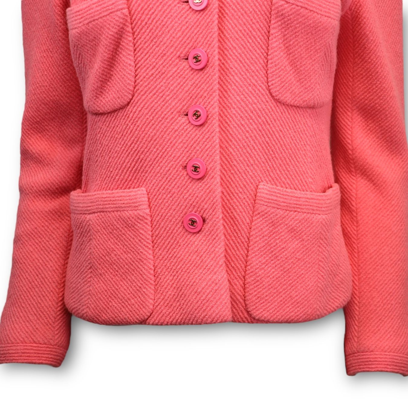 Chanel Giacche: Chanel Boucléblazer rosa Gr. 38 – Usato da Binningen venduto da Designerlabels 4