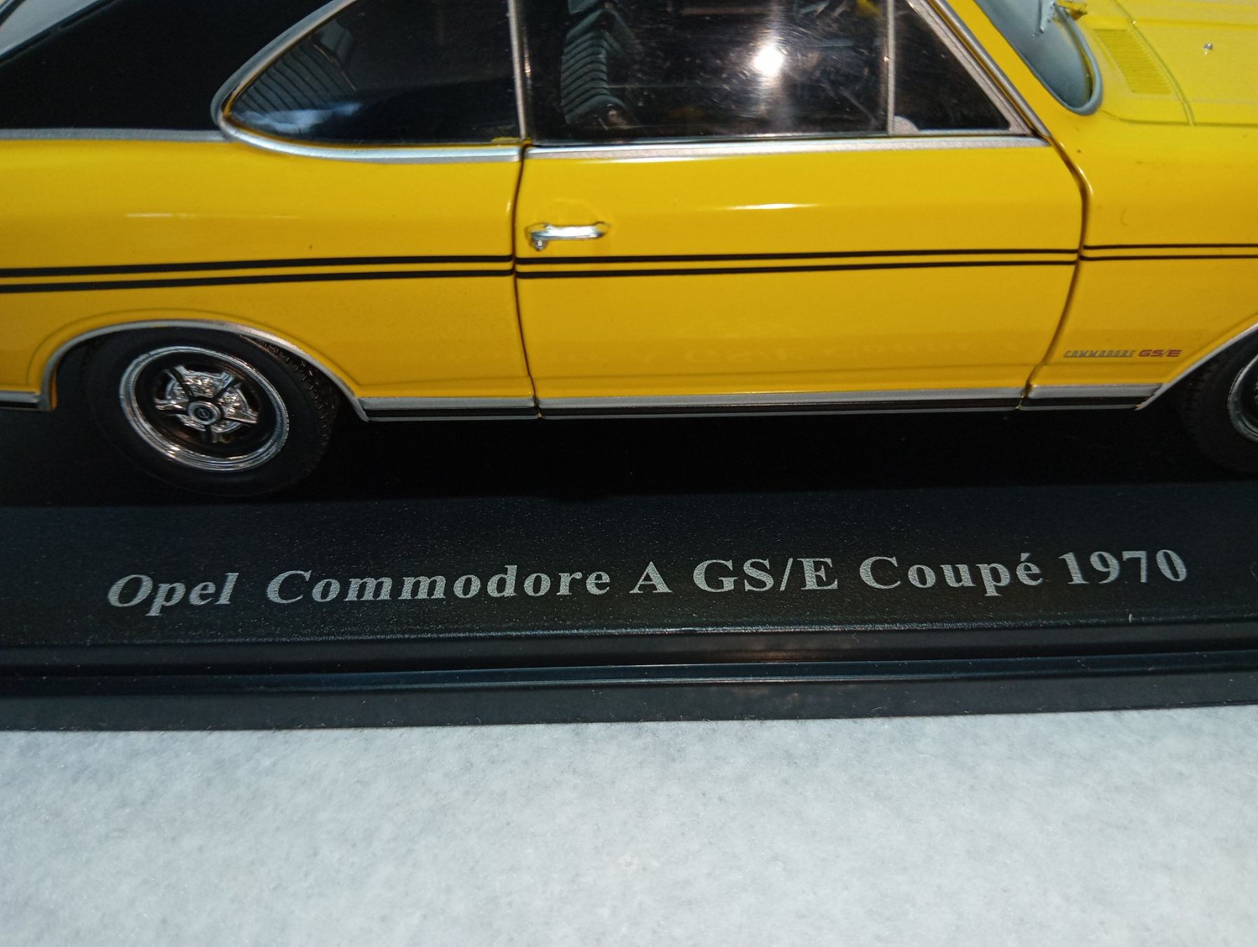 Opel Modellini d'auto: Opel Commodore A GS/E Coupe 1970 – Usato da Huttwil venduto da Secondtrain 7