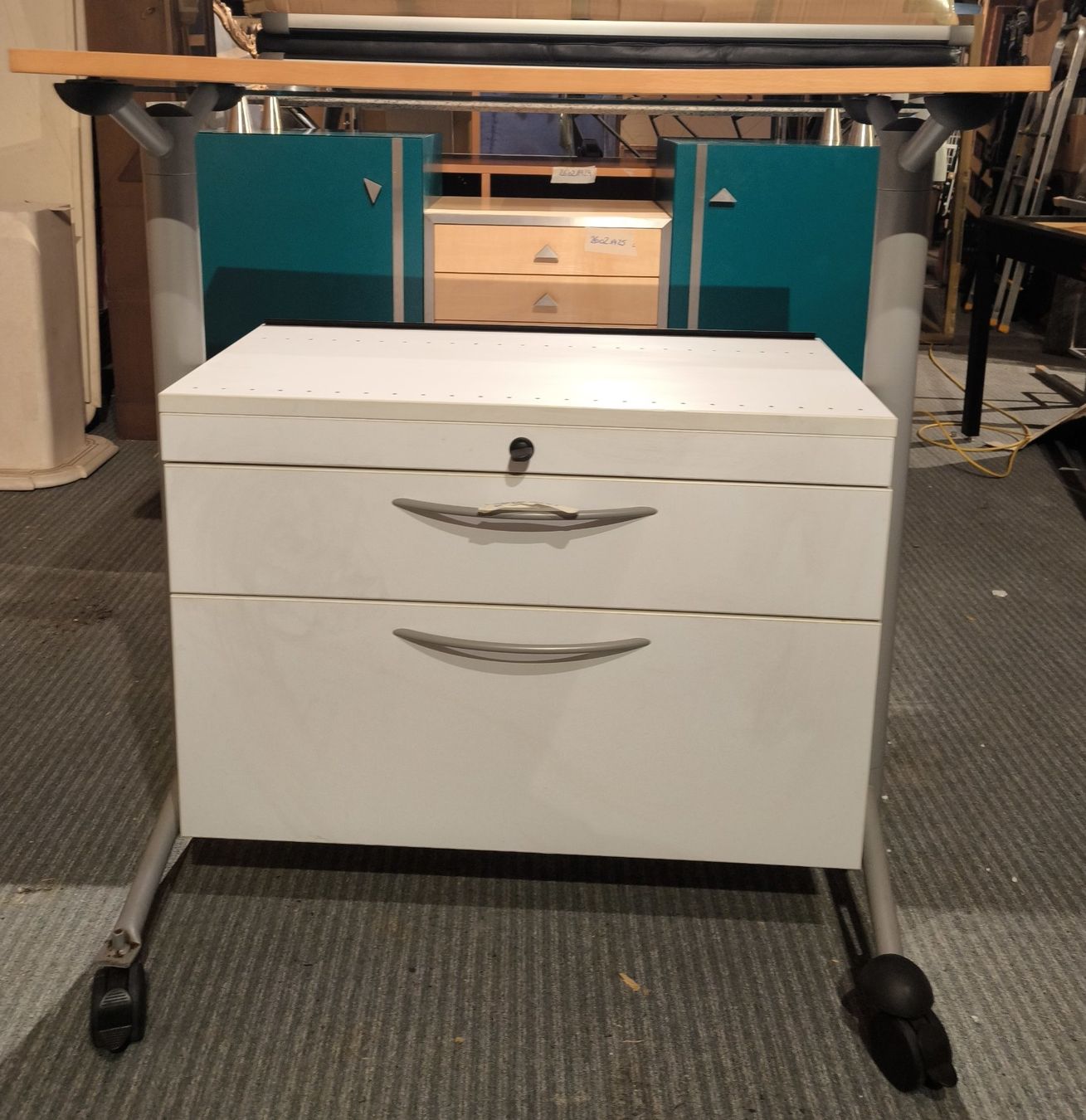 Banconi: Büro Rollcontainer mit  Tischablage Züco – Usato da Rorschacherberg venduto da snOOpydOg11 4