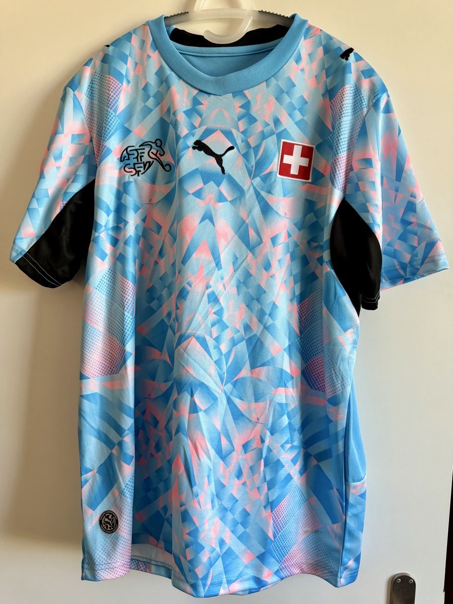 Puma Canottiere & Pantaloni: Fussball Trikot Schweiz – Nuovo (secondo la descrizione) da Bottighofen venduto da JoKeR1981