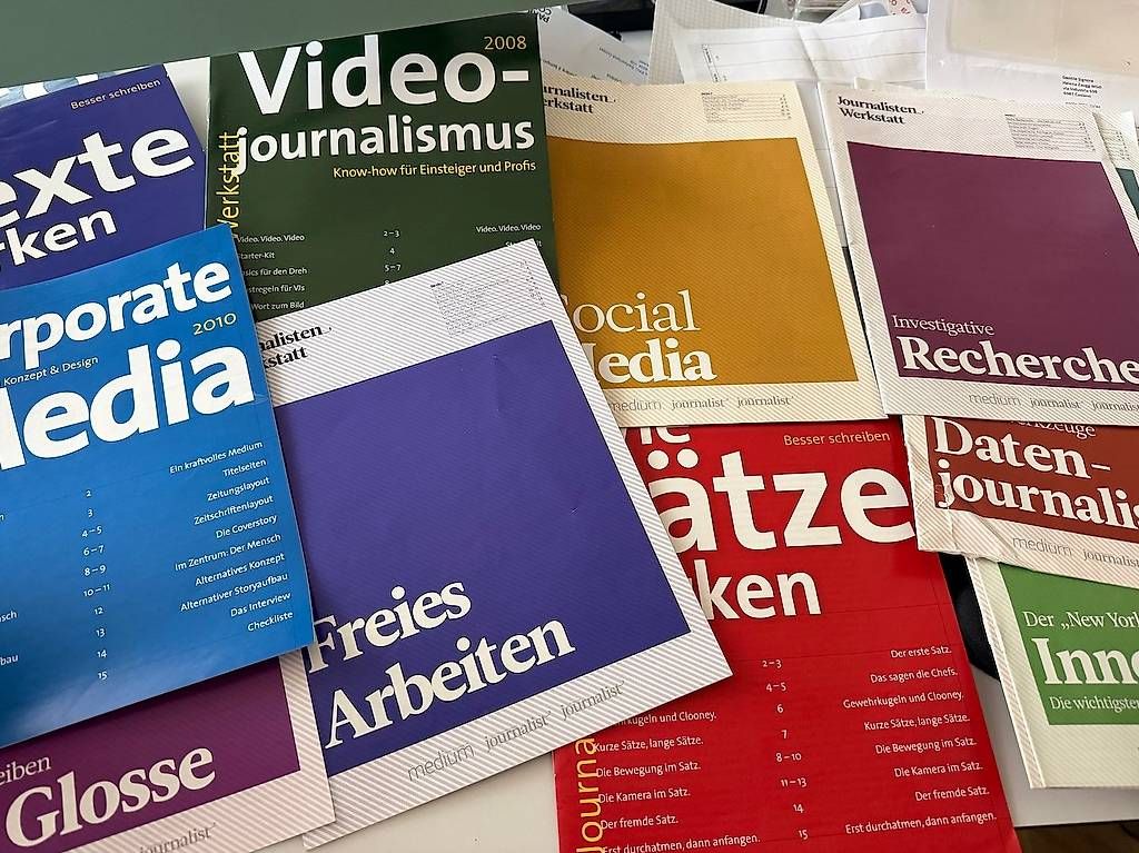 Libri: Der komplette Journalismus-Lehrgang – Usato da Caslano venduto da Helza