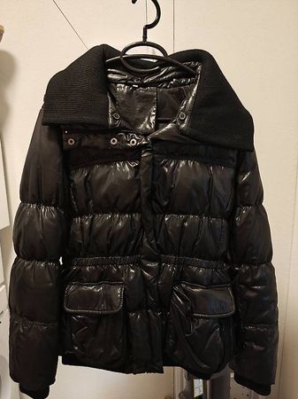 Schwarze Daunenjacke Damen Winterjacke mit Kapuze